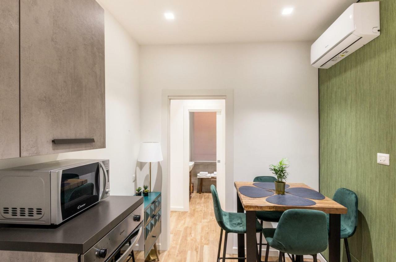 Lovely Rome Apartments - Historic City Center Luaran gambar
