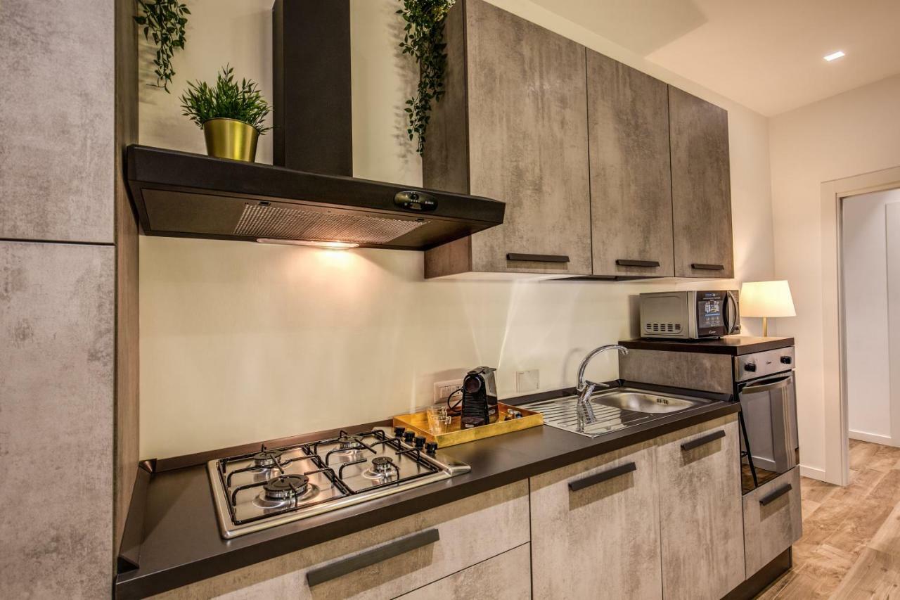 Lovely Rome Apartments - Historic City Center Luaran gambar
